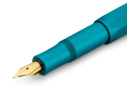 Kaweco COLLECTION Füllhalter Iguana Blue 11 Kaweco COLLECTION Füllhalter Iguana Blue -Optimal Bürobedarf Geschäft Kaweco Collection FP IguanaBlue Detail Front web s 1280x1280