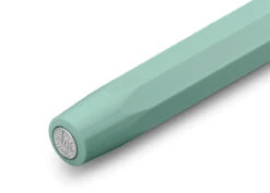 Kaweco COLLECTION Füllhalter Smooth Sage -Optimal Bürobedarf Geschäft Kaweco Collection FP closed SmoSage Detail Front web s 1280x1280