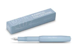 Kaweco COLLECTION Füllhalter Mellow Blue 12 Kaweco COLLECTION Füllhalter Mellow Blue -Optimal Bürobedarf Geschäft Kaweco Collection MelBlue Set web s 1280x1280