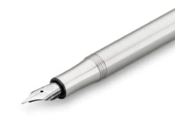 Kaweco LILIPUT Füllhalter Silver 8 Kaweco LILIPUT Füllhalter Silver -Optimal Bürobedarf Geschäft Kaweco Liliput FP Silver Detail Front web s 1280x1280